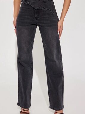 Fashion Nova High-Rise Straight-Leg Women’s Jeans in Washed Black